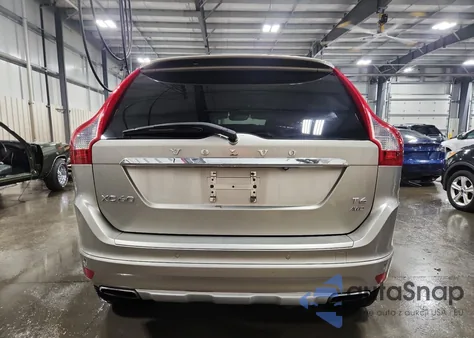 2015 Volvo Xc60 T6 Platinum z USA, uszkodzony, nr VIN YV4902RM5F2641146